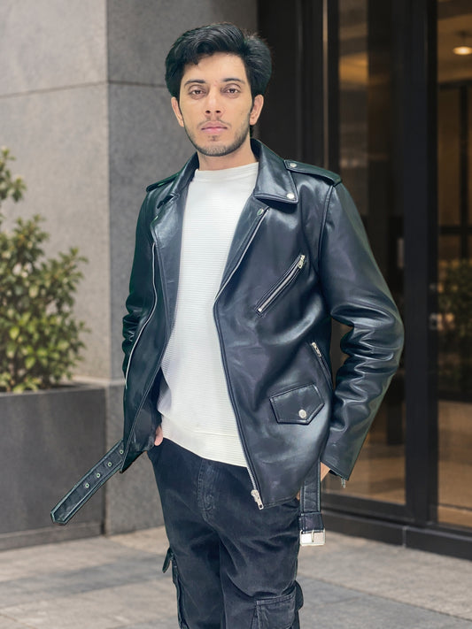 Asymmetrische Bikerjacke mit Gürtel